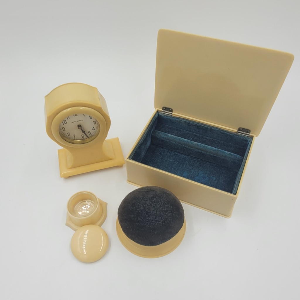 French Ivory Vanity Set lot 3