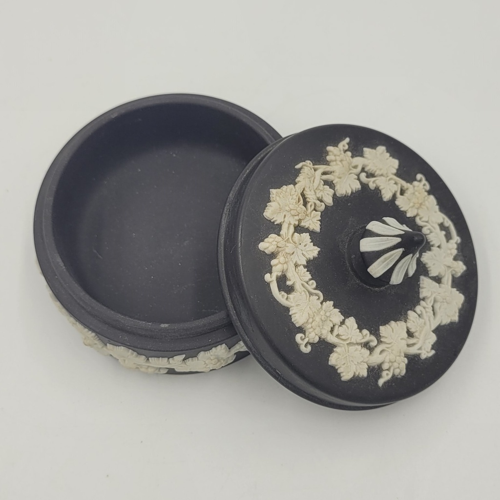 Black Jasper ware - Wedgwood - Trinket Box