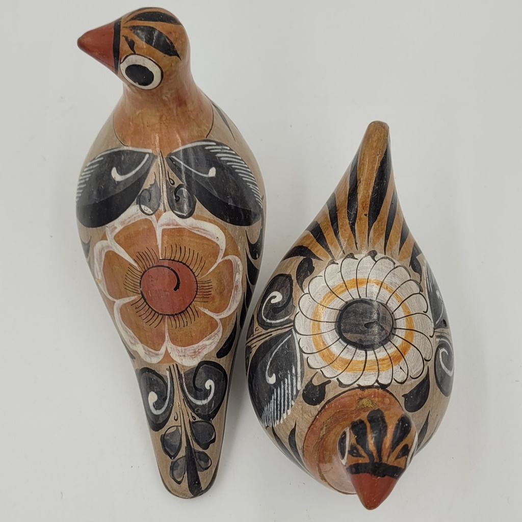 Vintage Folk Art Dove Pair 