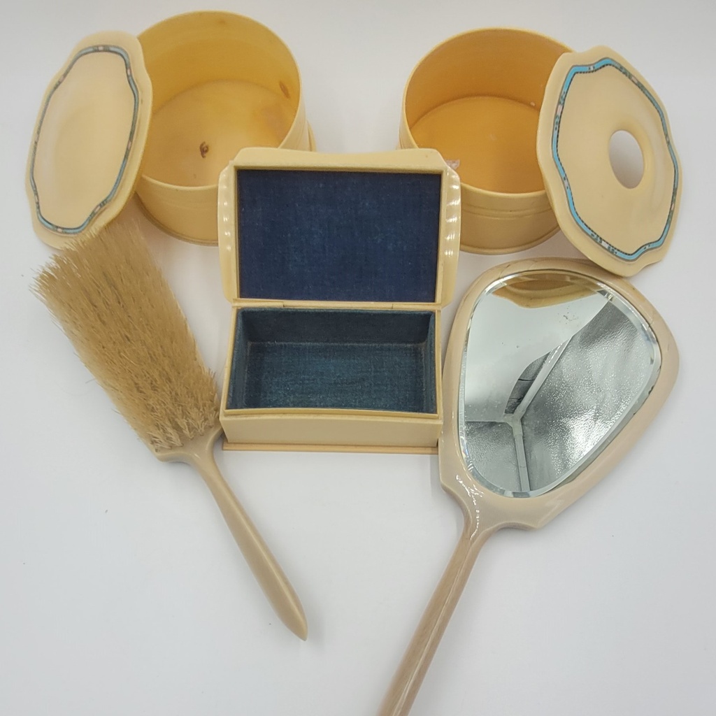 French Ivory Vanity Set lot 1