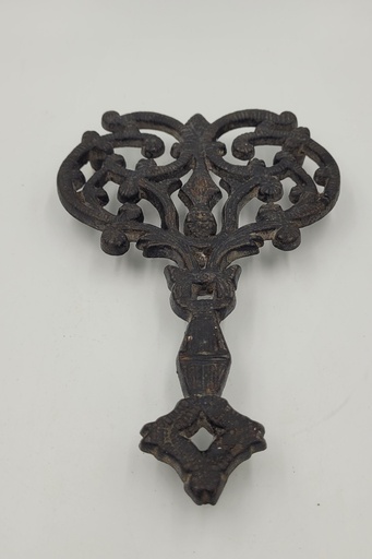 Cast Iron Decorative Trivit