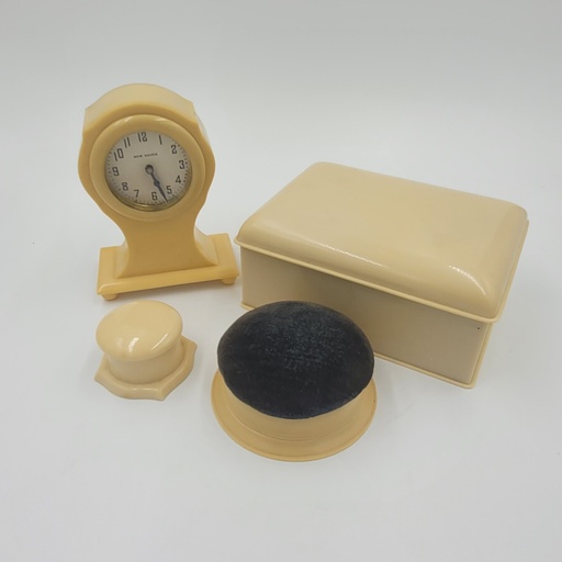 French Ivory Vanity Set lot 3